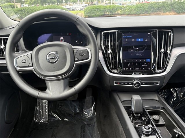 Used 2024 Volvo S60 B5 Core image 12