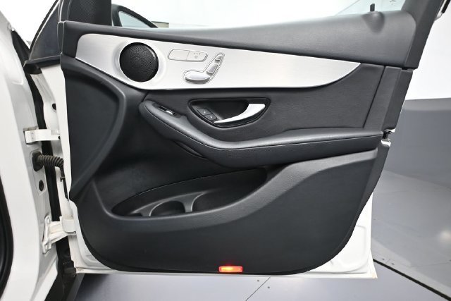 Used 2019 Mercedes-Benz GLC 300 image 37