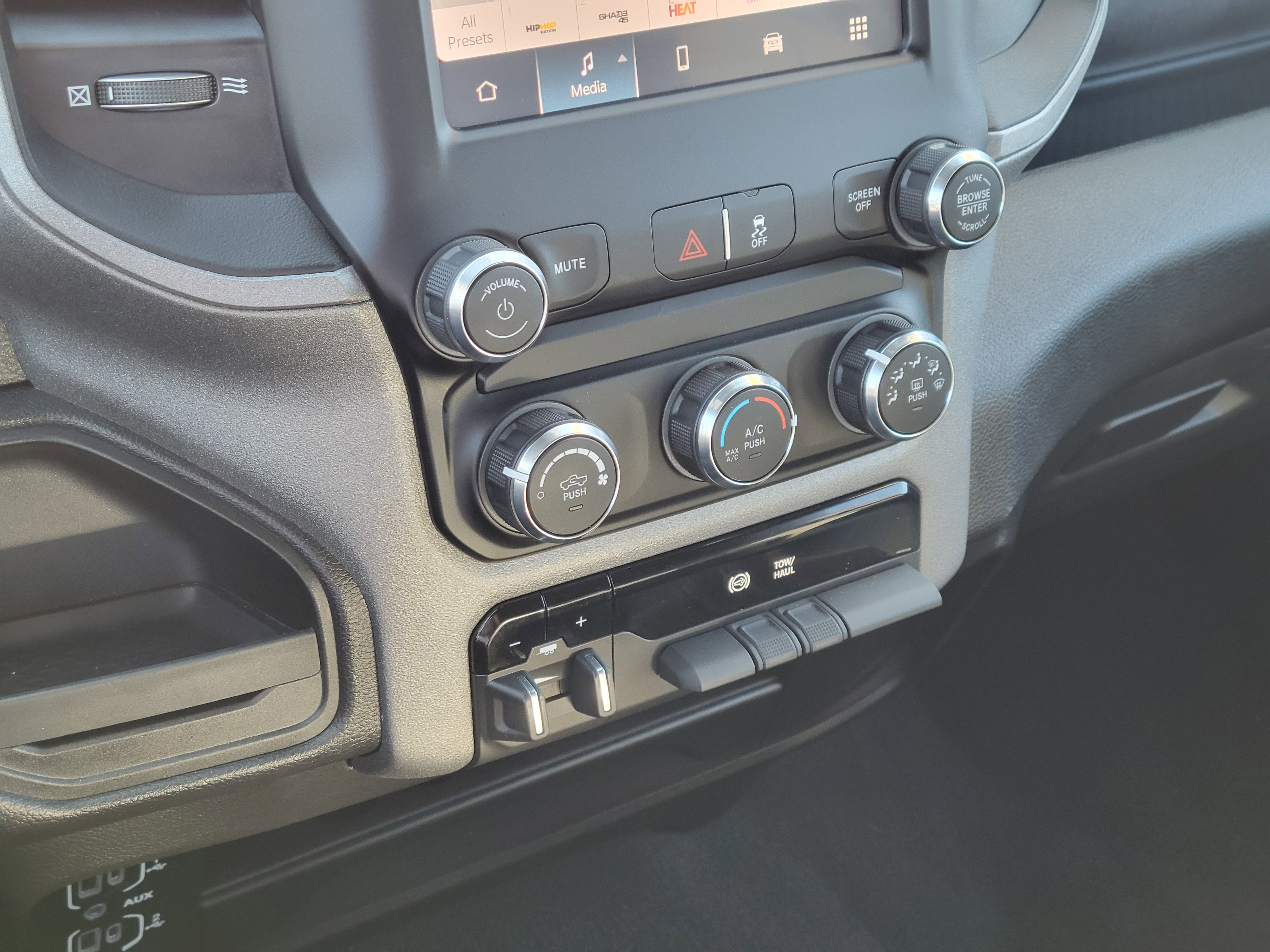 Used 2024 RAM 2500 Tradesman w/ Chrome Appearance Group image 14