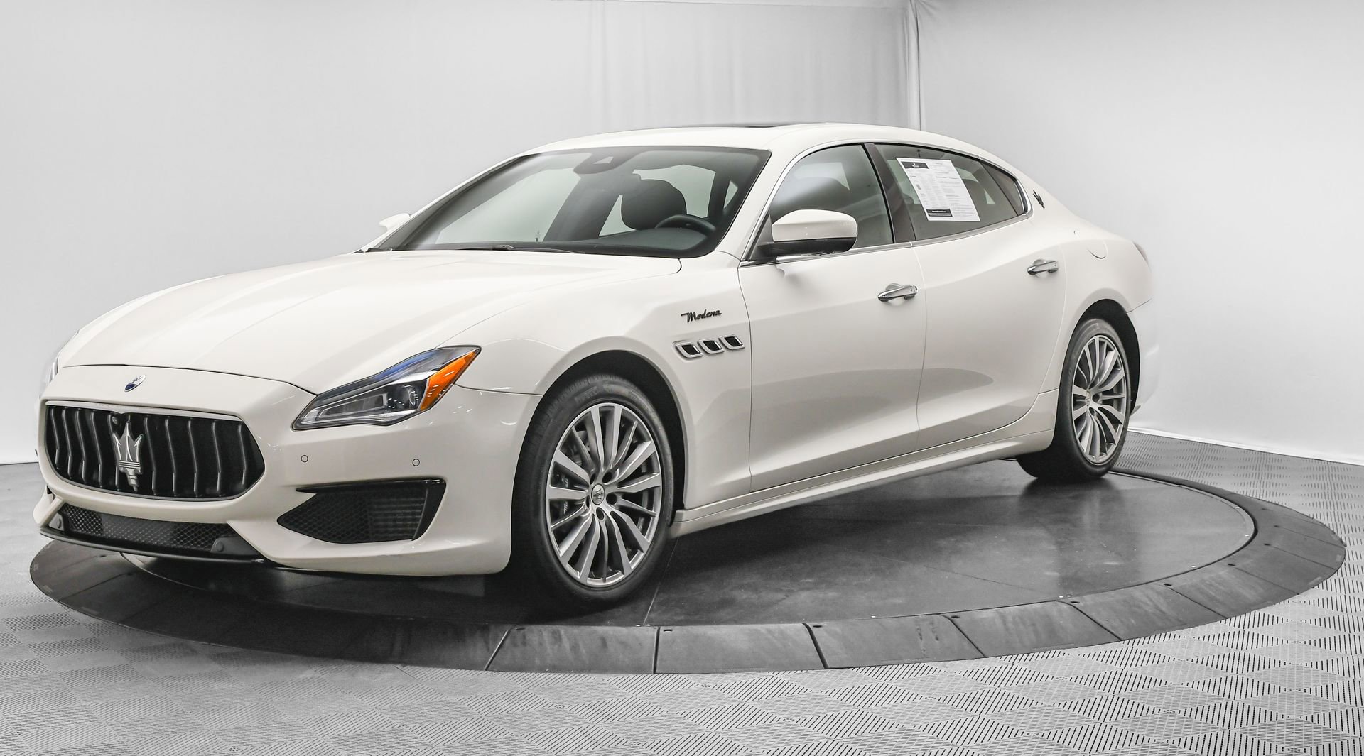 Used 2022 Maserati Quattroporte Modena Q4 image 3