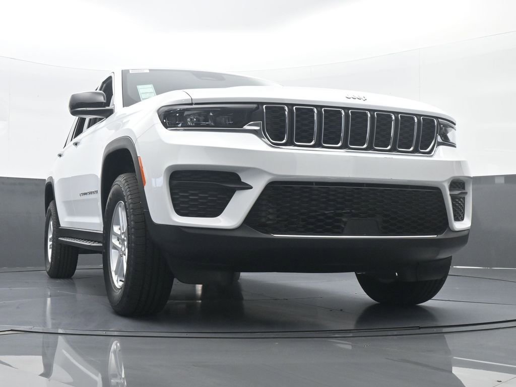 Used 2025 Jeep Grand Cherokee Laredo image 57