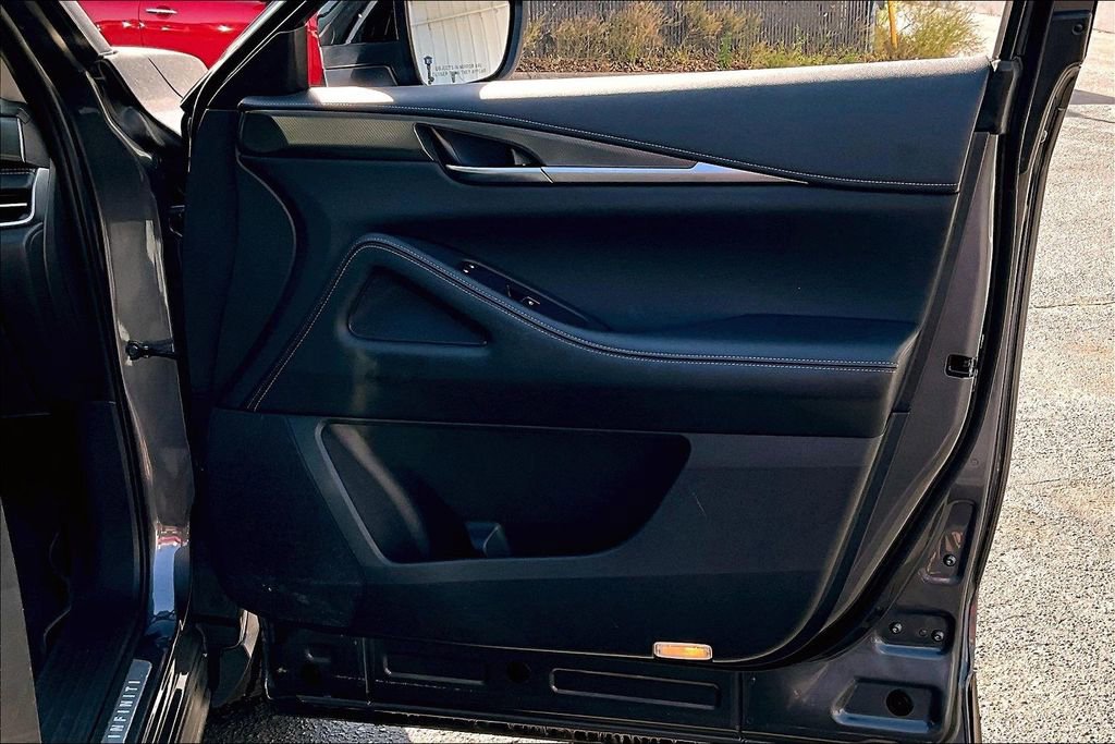 Used 2023 INFINITI QX60 Luxe image 29