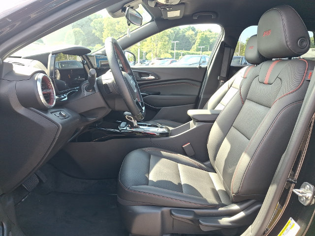 Used 2025 Chevrolet Trax RS w/ Driver Confidence Package FWD image 2