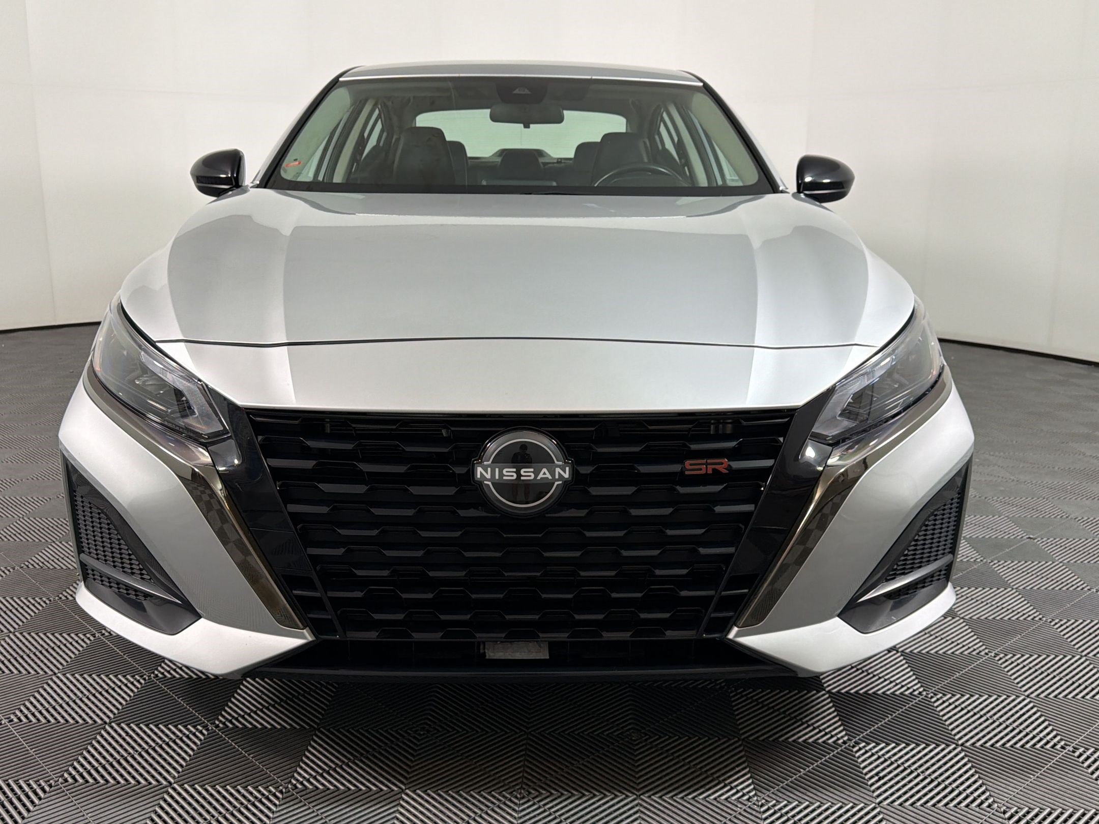 Used 2024 Nissan Altima 2.5 SR FWD image 4
