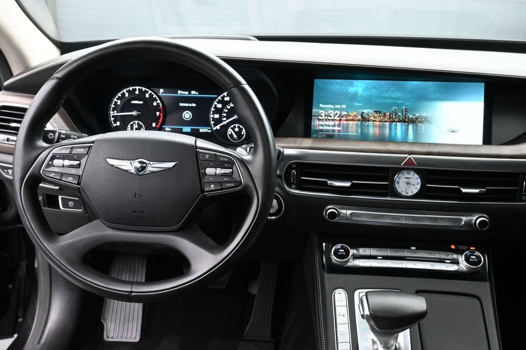 Used 2022 Genesis G90 5.0 Ultimate AWD/4WD image 11
