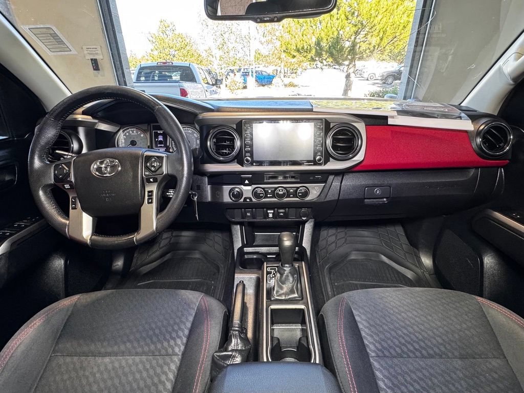 Used 2021 Toyota Tacoma SR5 AWD/4WD image 16