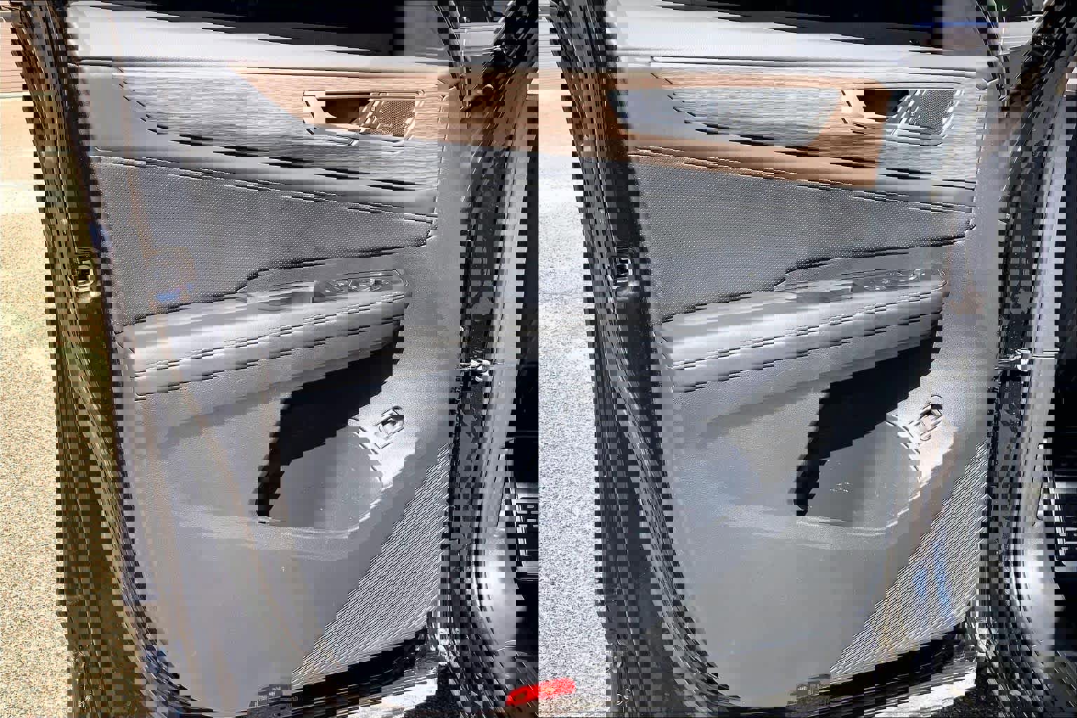 Used 2025 Volkswagen Atlas SEL Premium R-Line AWD/4WD image 21