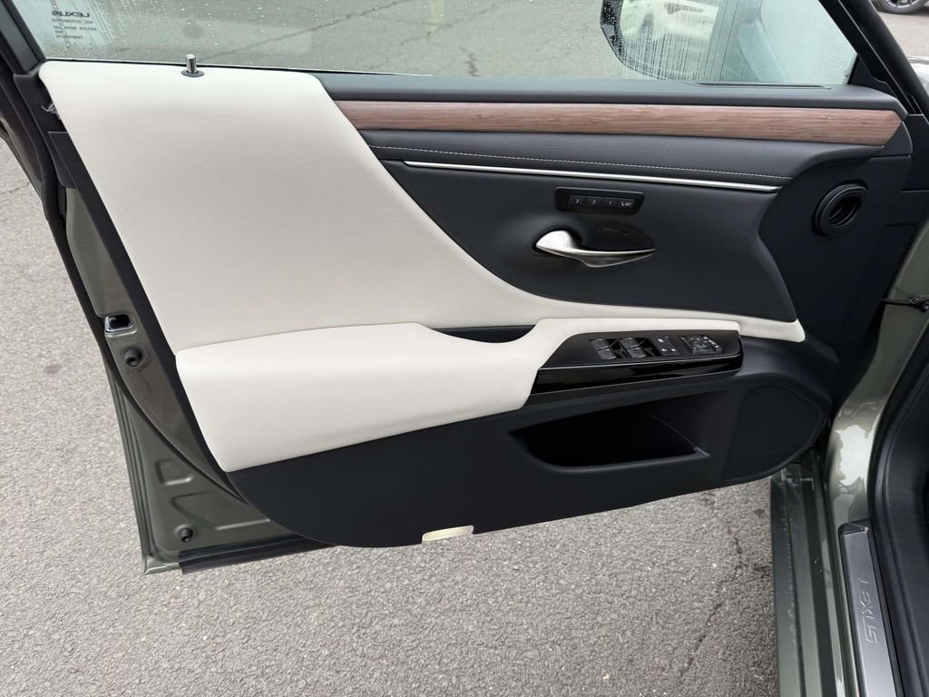 Used 2025 Lexus ES 350 Premium image 14