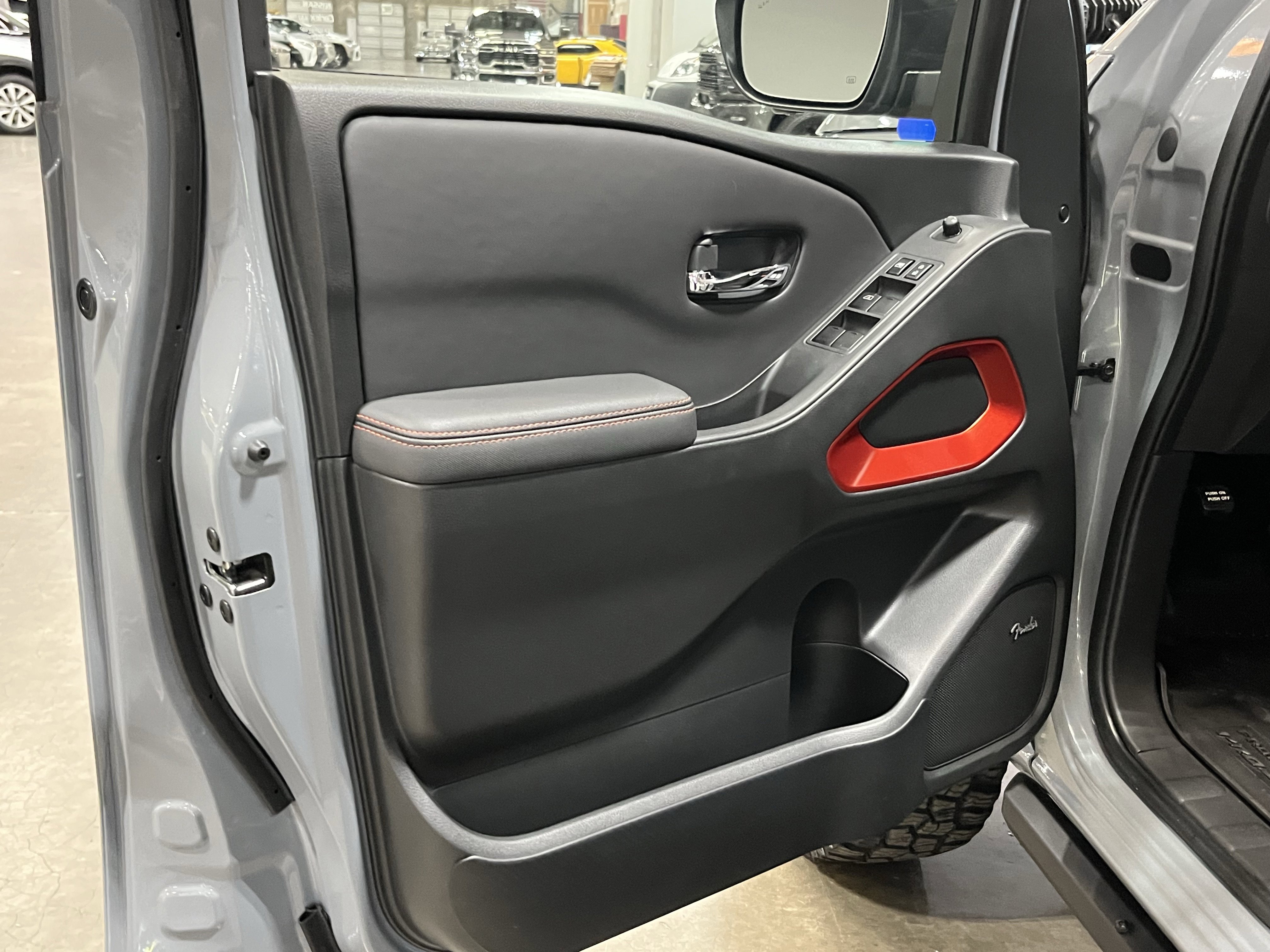 Used 2024 Nissan Frontier PRO-4X w/ Pro Convenience Package AWD/4WD image 18