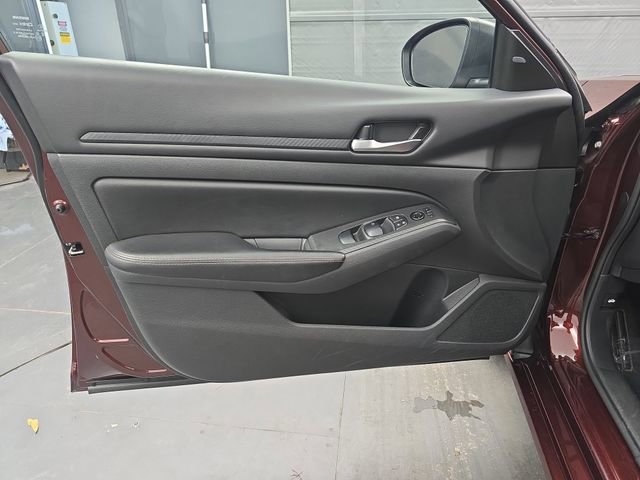 Used 2024 Nissan Altima 2.5 SV image 24