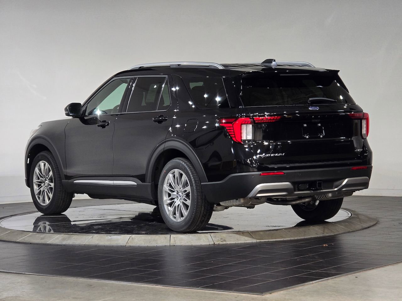New 2026 Ford Explorer Platinum image 8