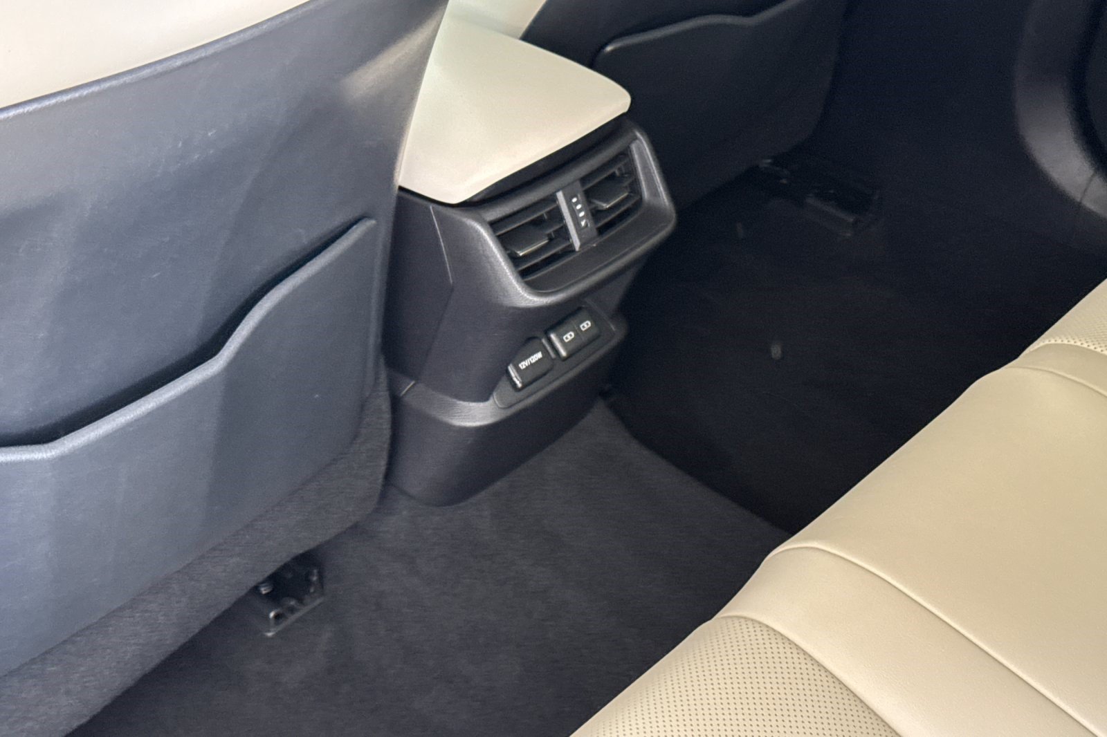 Certified 2024 Lexus ES 300h w/ Premium Package FWD image 16