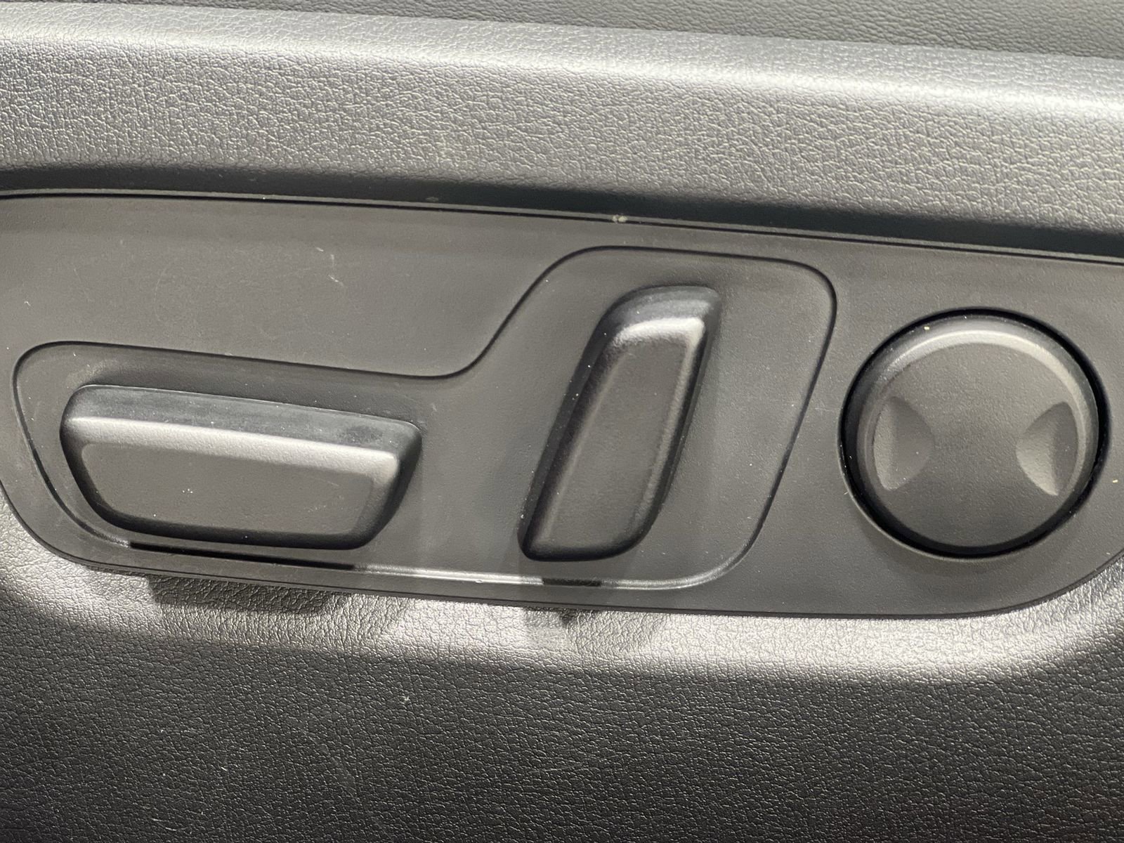 Used 2024 MAZDA CX-30 AWD 2.5 S w/ Premium Package image 12