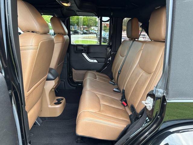 Used 2015 Jeep Wrangler Unlimited Sahara w/ Connectivity Group AWD/4WD image 22
