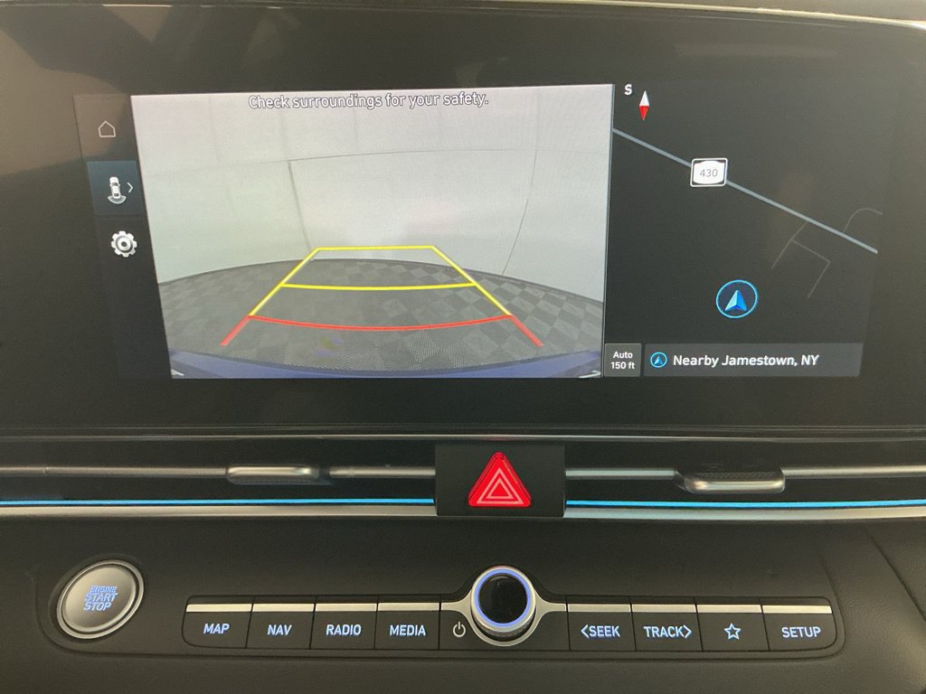 Used 2024 Hyundai Elantra SEL FWD image 21