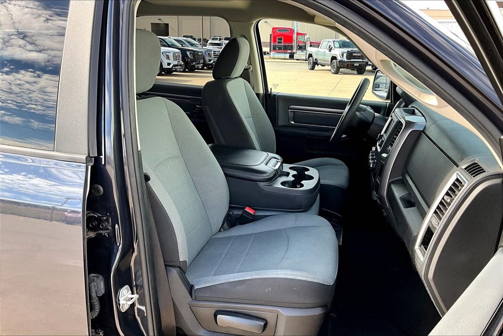 Used 2021 RAM 1500 Classic SLT RWD image 9