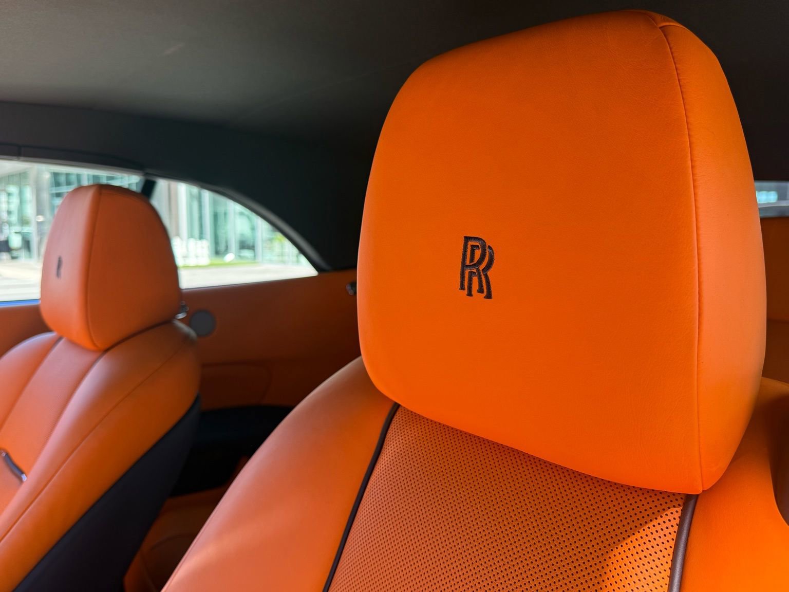 Used 2018 Rolls-Royce Dawn image 39