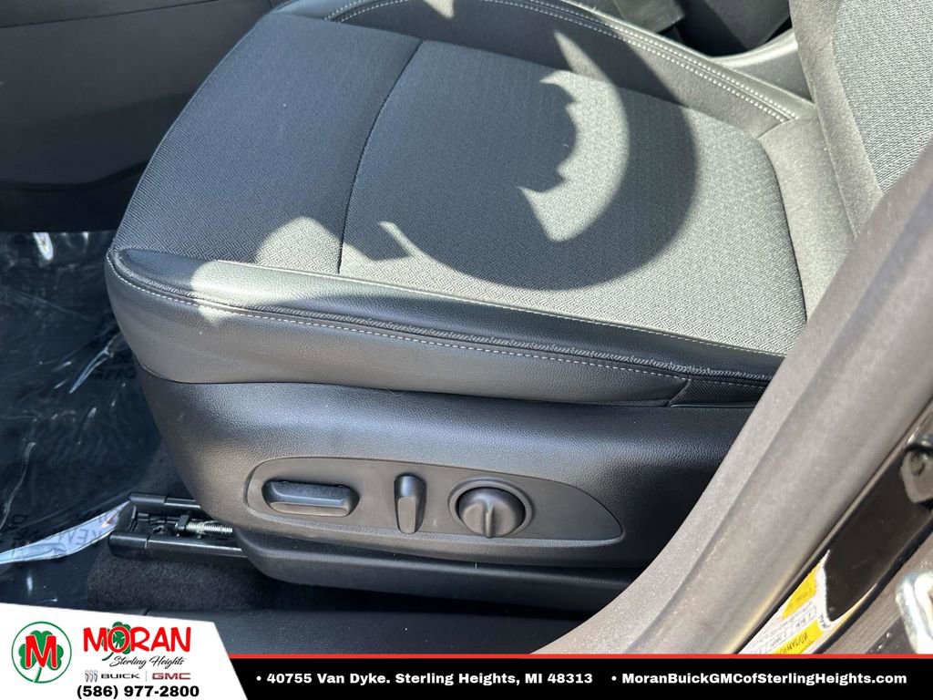 Certified 2020 Buick Encore GX Preferred w/ Cold Weather Comfort Package FWD image 17