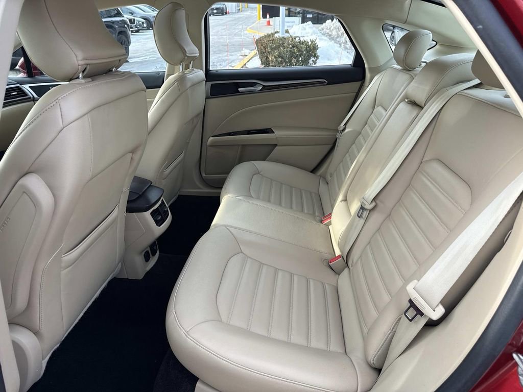 Used 2015 Ford Fusion SE w/ Equipment Group 502A image 28