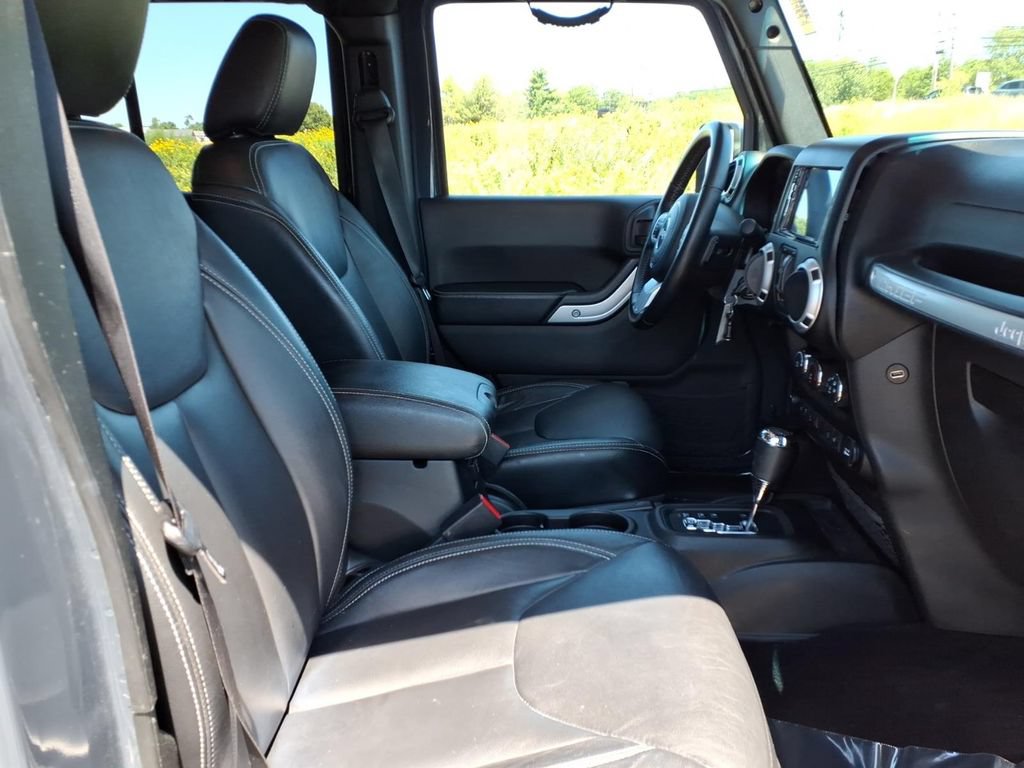 Used 2017 Jeep Wrangler Unlimited Sahara w/ Quick Order Package 24E Chief AWD/4WD image 10