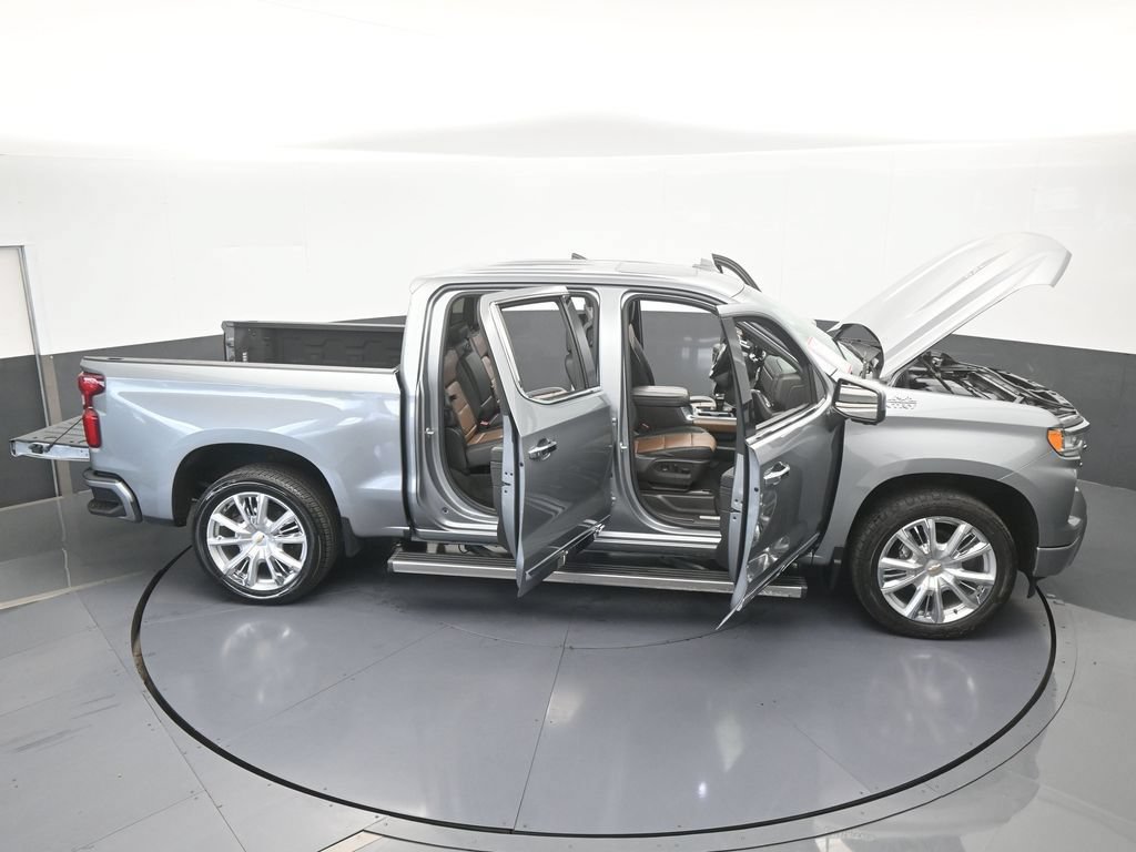 Used 2024 Chevrolet Silverado 1500 High Country w/ Technology Package AWD/4WD image 80