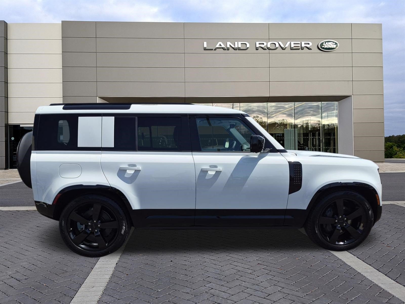 New 2026 Land Rover Defender 110 X-Dynamic SE AWD/4WD image 4