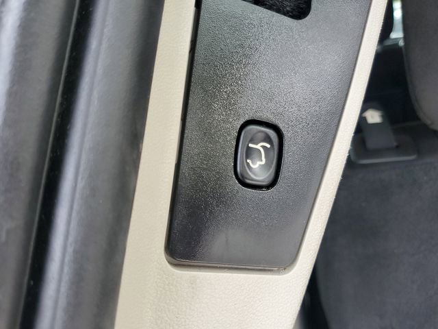 Used 2016 Dodge Grand Caravan SXT w/ Rear Park Assist Package FWD image 10