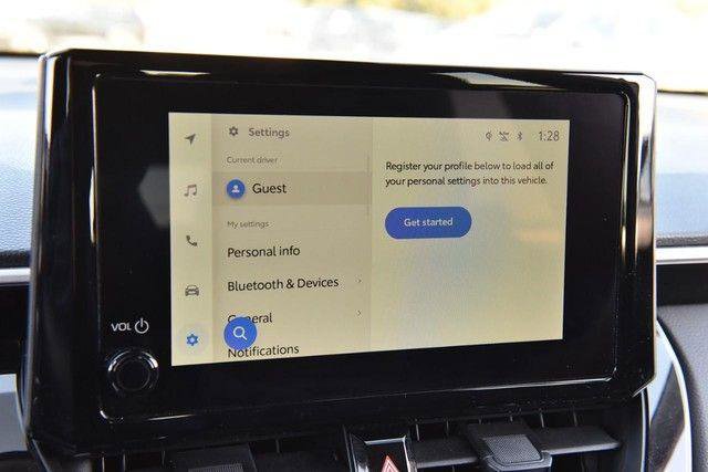 Used 2025 Toyota Corolla Cross LE image 14