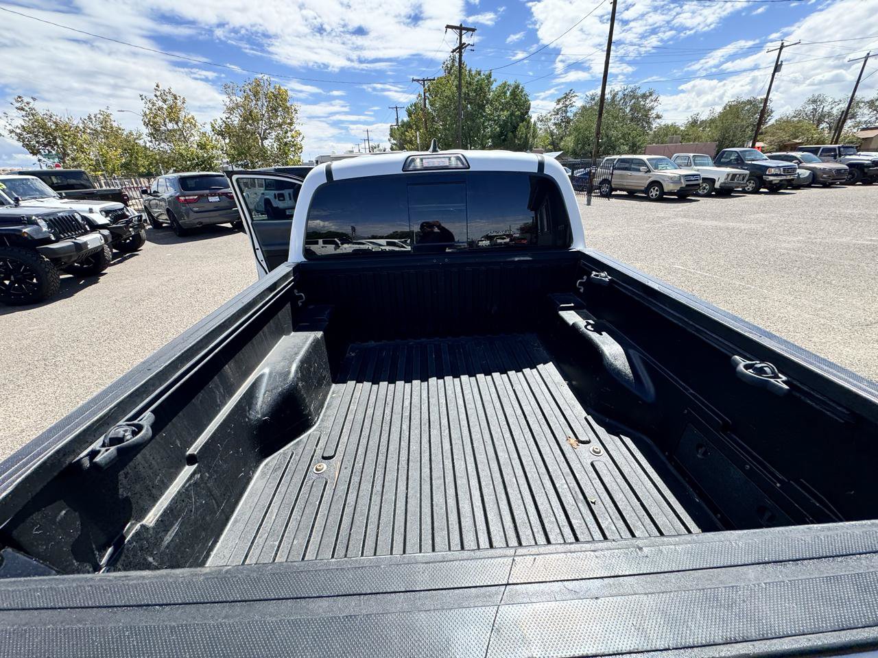 Used 2019 Toyota Tacoma SR5 AWD/4WD image 21