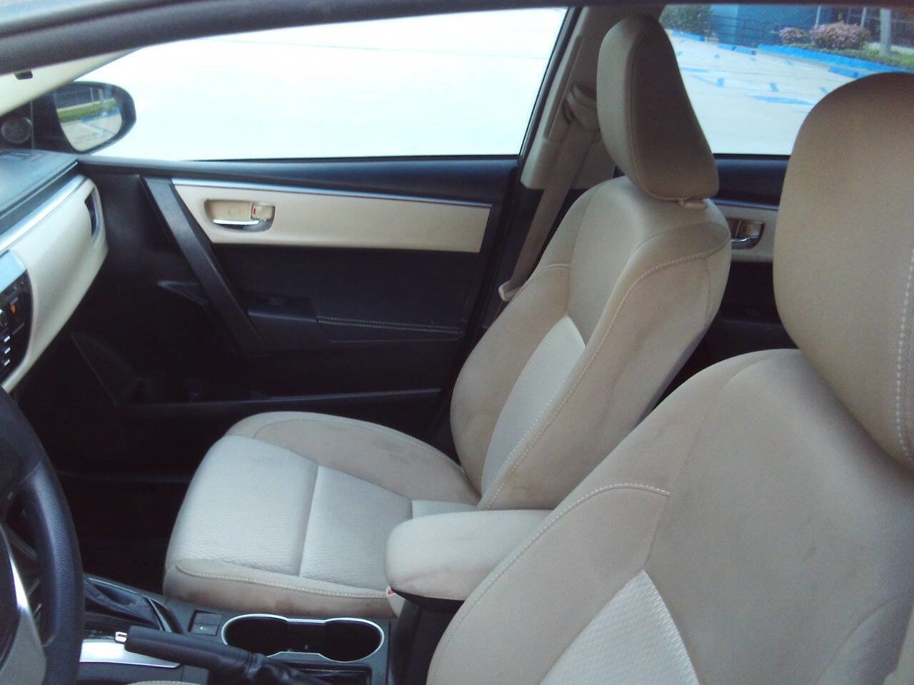 Used 2015 Toyota Corolla LE image 15