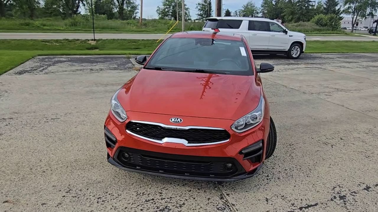 Used 2021 Kia Forte GT-Line w/ GT-Line Premium Package FWD image 3