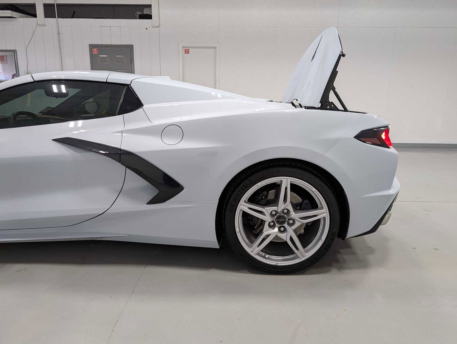 Used 2022 Chevrolet Corvette Stingray Premium Conv w/ Battery Protection Package image 13