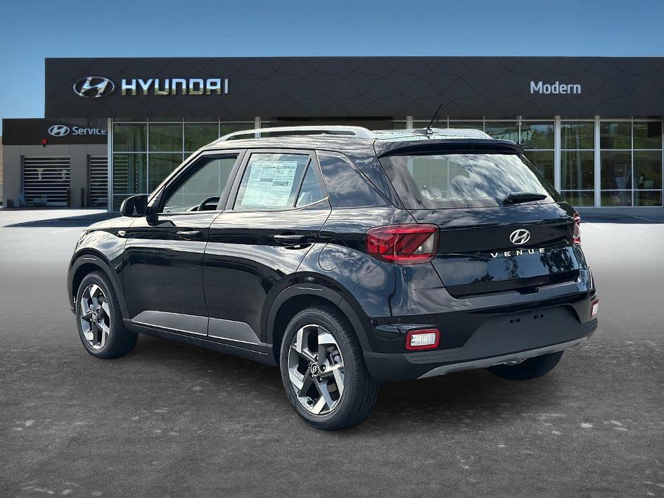 New 2026 Hyundai Venue SEL FWD image 4