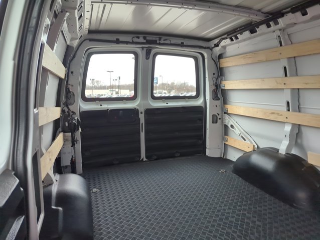 Used 2024 GMC Savana 2500 w/ Driver Convenience Package image 19