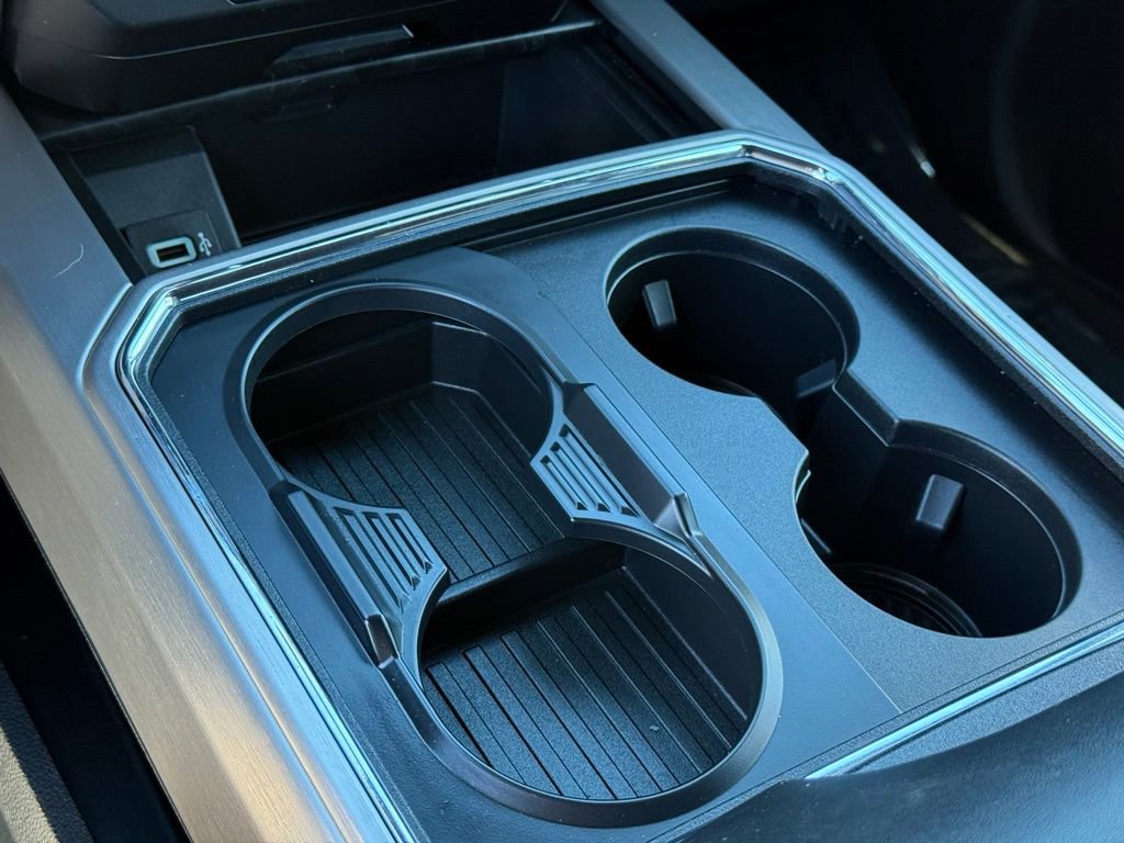 Certified 2018 Ford F450 Platinum w/ Platinum Ultimate Package image 12