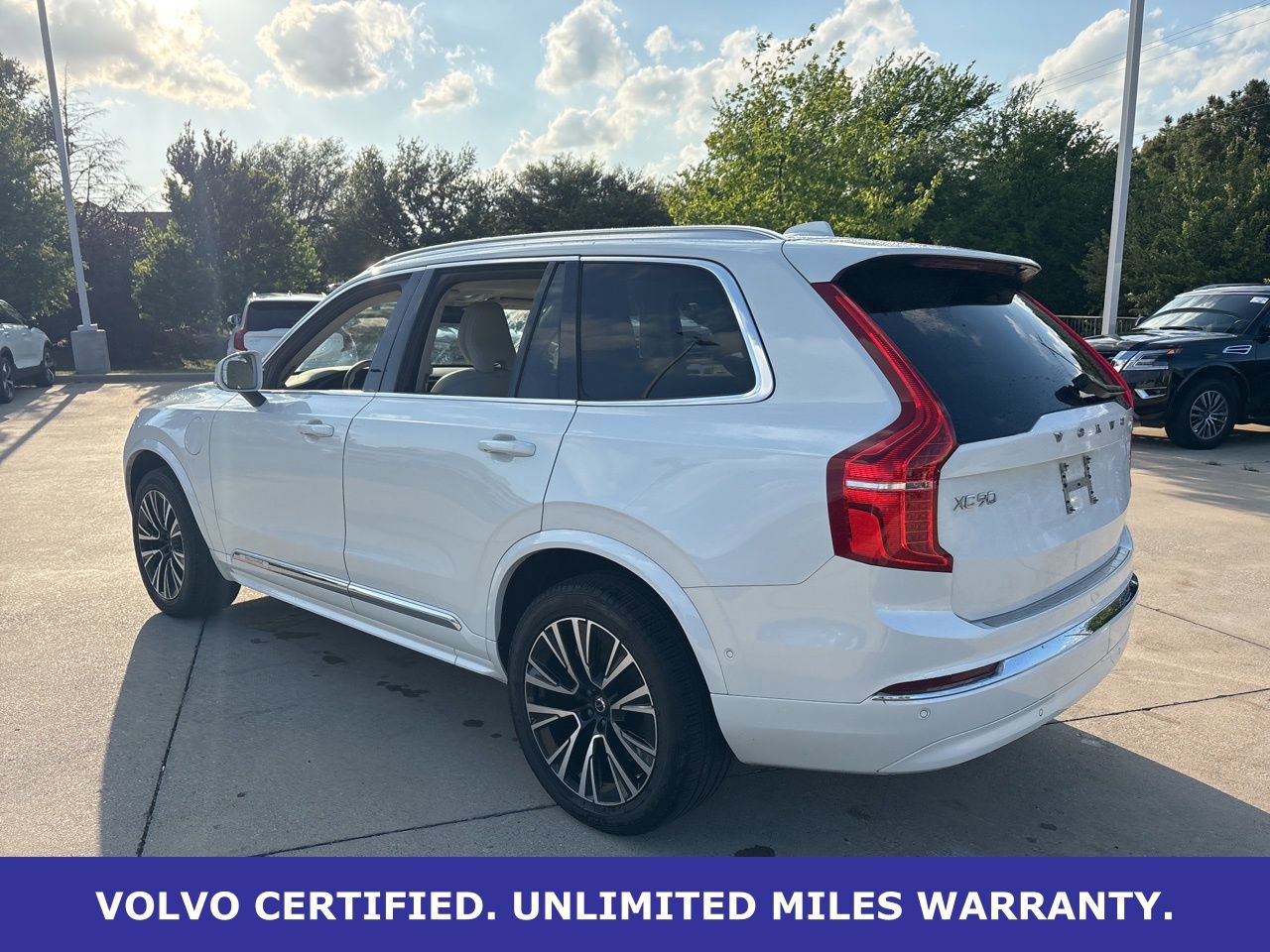 Certified 2024 Volvo XC90 T8 Plus w/ Protection Package Premier image 7