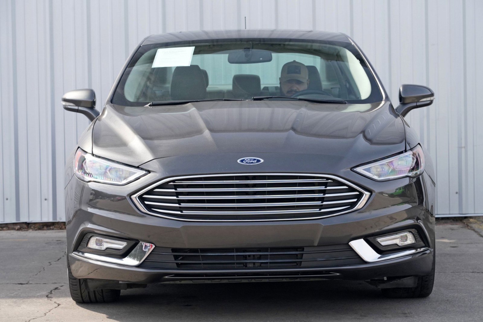 Used 2017 Ford Fusion SE w/ Fusion SE Technology Package image 6