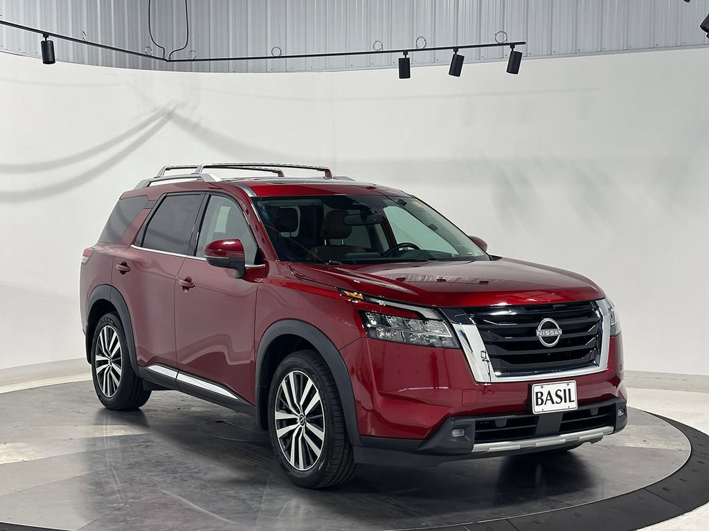 Used 2022 Nissan Pathfinder Platinum w/ Cargo Package AWD/4WD image 41