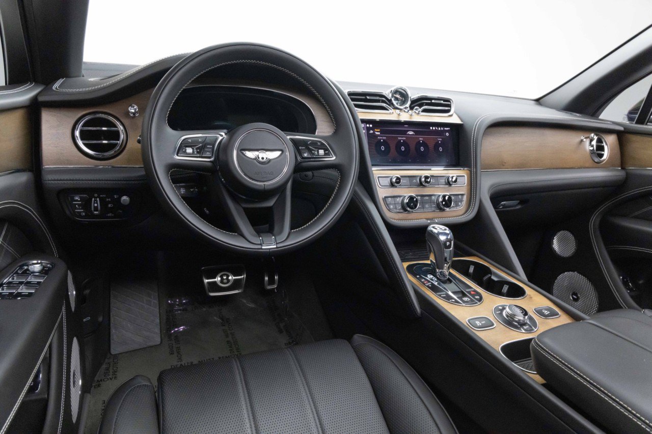 Used 2023 Bentley Bentayga Extended Wheelbase AWD/4WD image 6