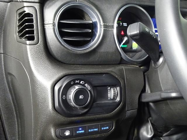 Used 2023 Jeep Wrangler Unlimited Sahara image 19