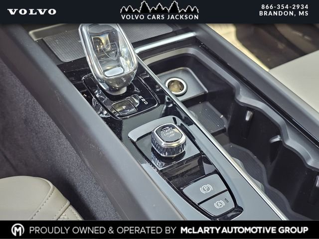 New 2026 Volvo XC60 B5 Plus w/ Protection Package Premier image 23
