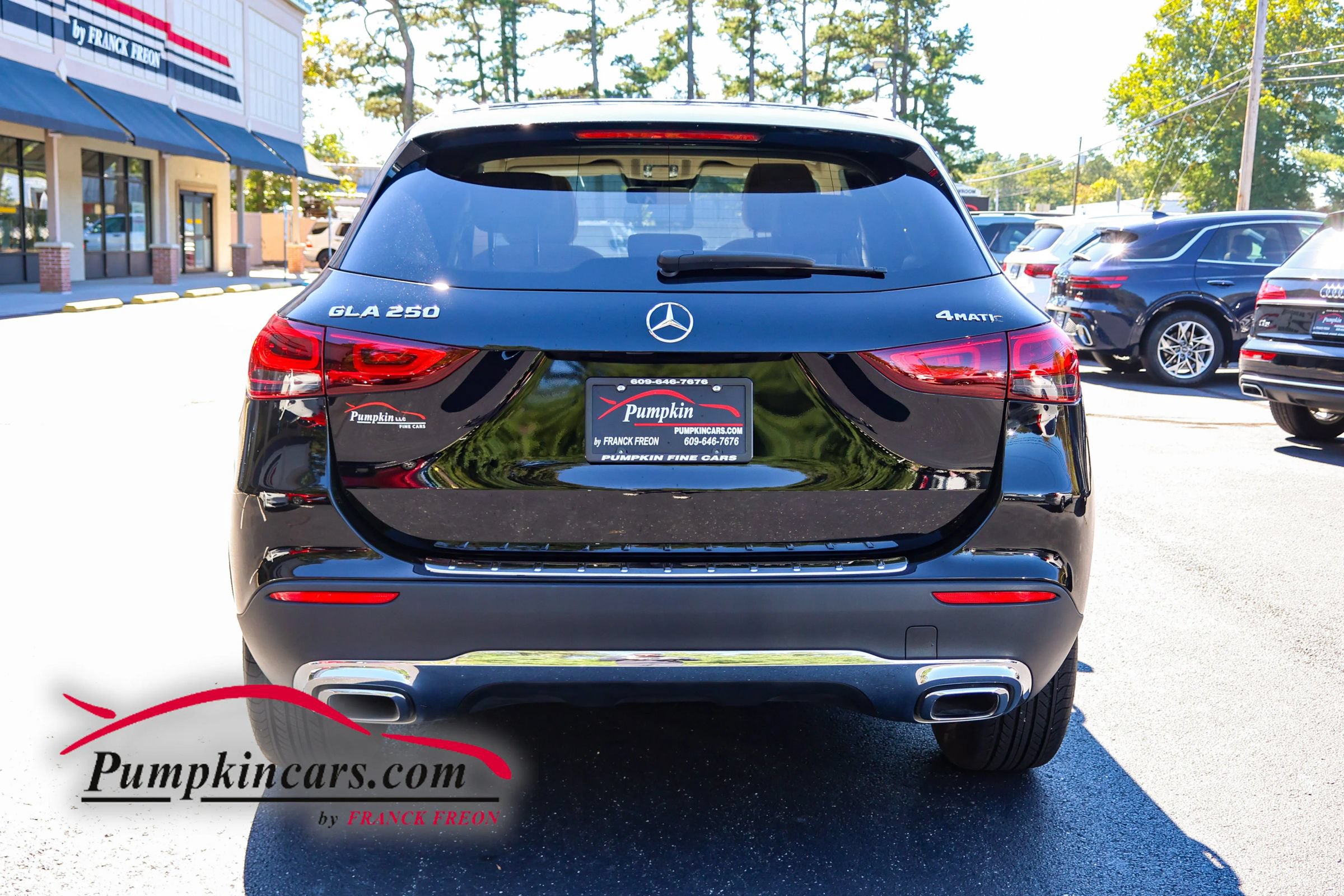 Used 2021 Mercedes-Benz GLA 250 4MATIC w/ Premium Package image 5