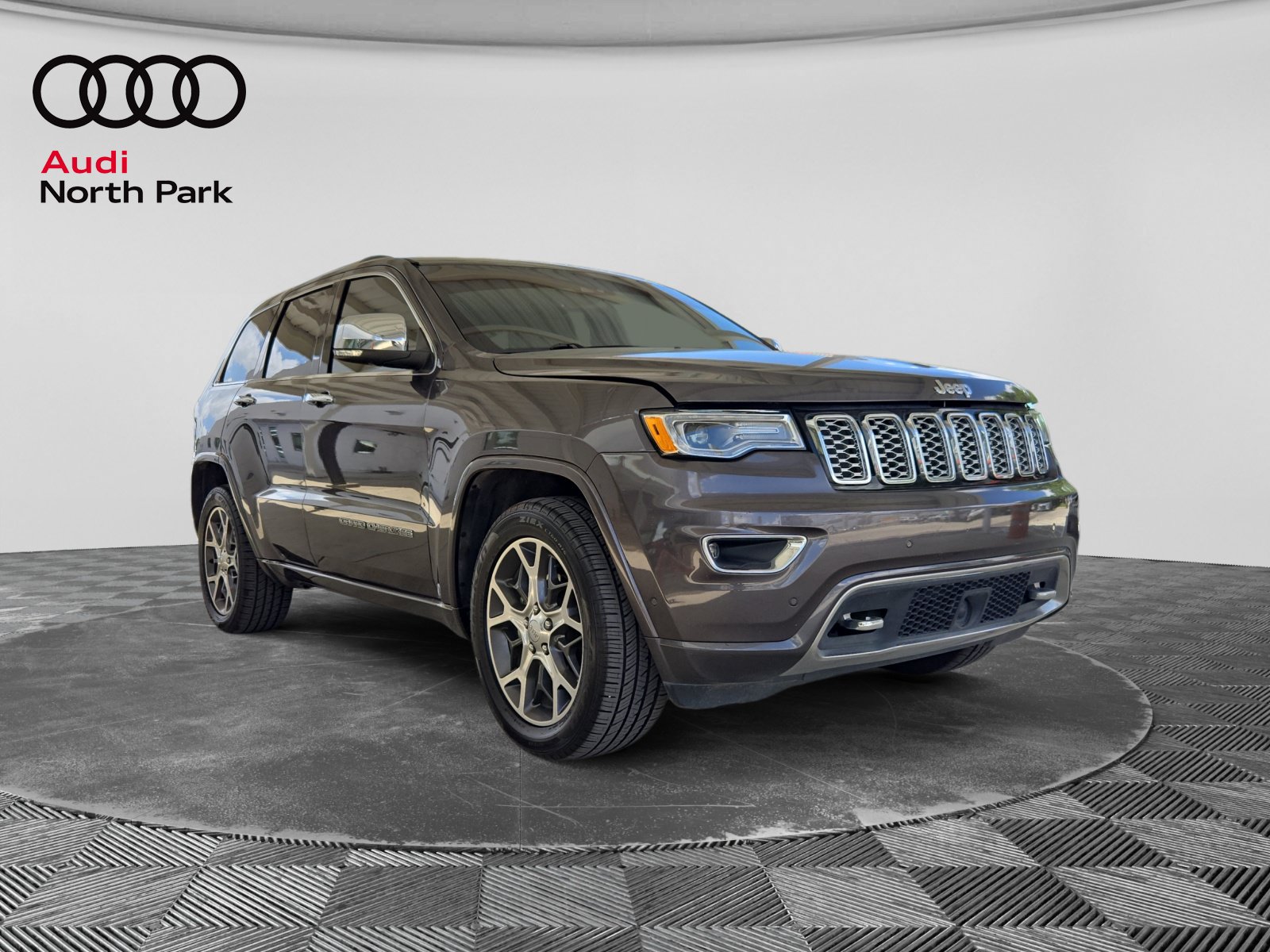 Used 2020 Jeep Grand Cherokee Overland RWD image 7