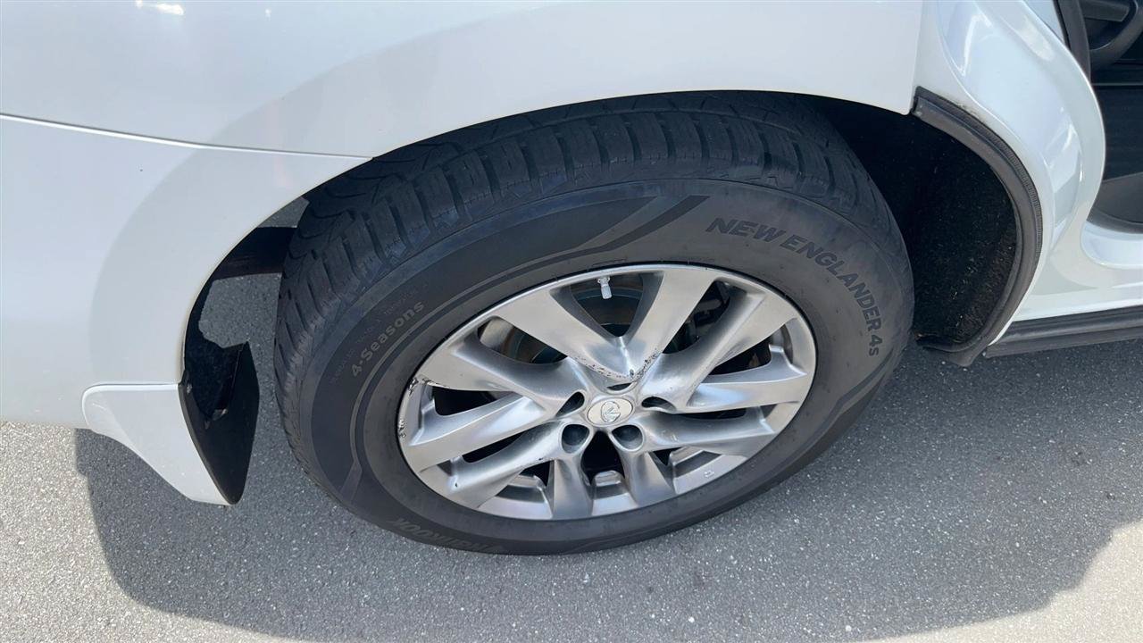 Used 2013 INFINITI JX35 AWD w/ Premium Pkg image 30