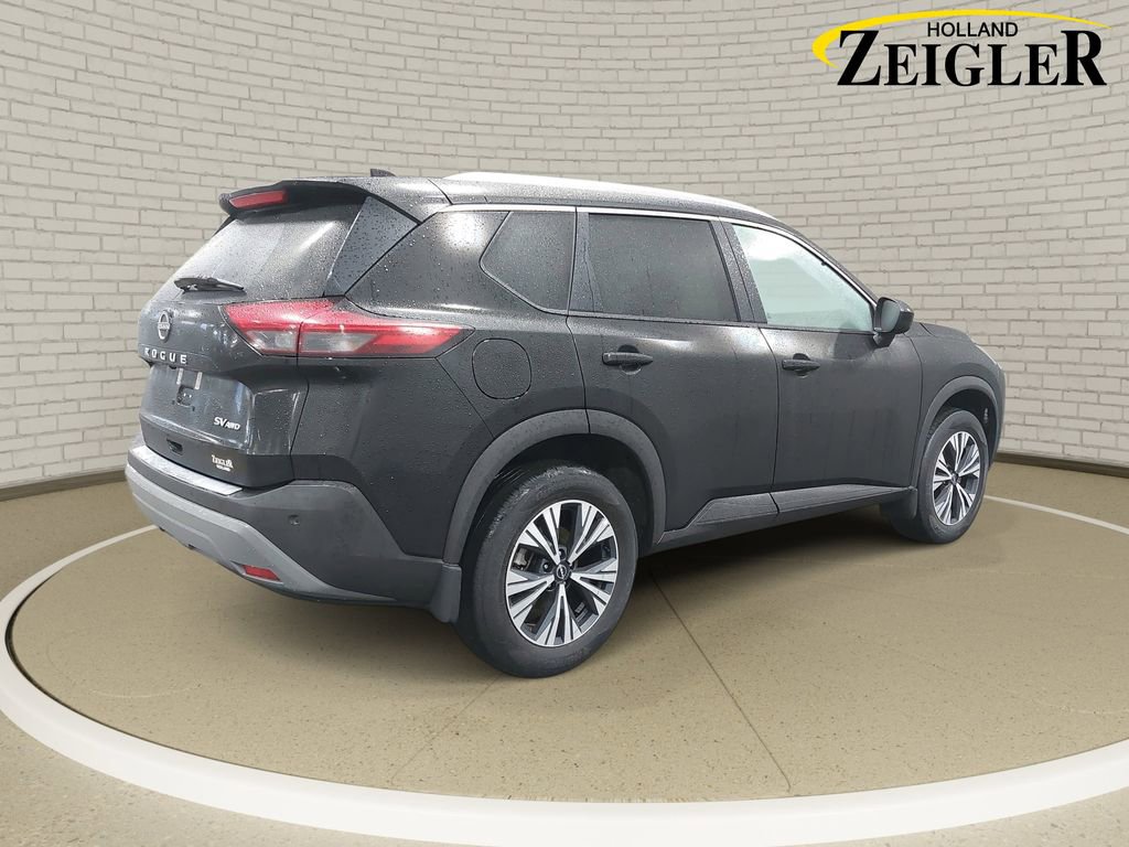 Used 2023 Nissan Rogue SV w/ SV Premium B Package image 5