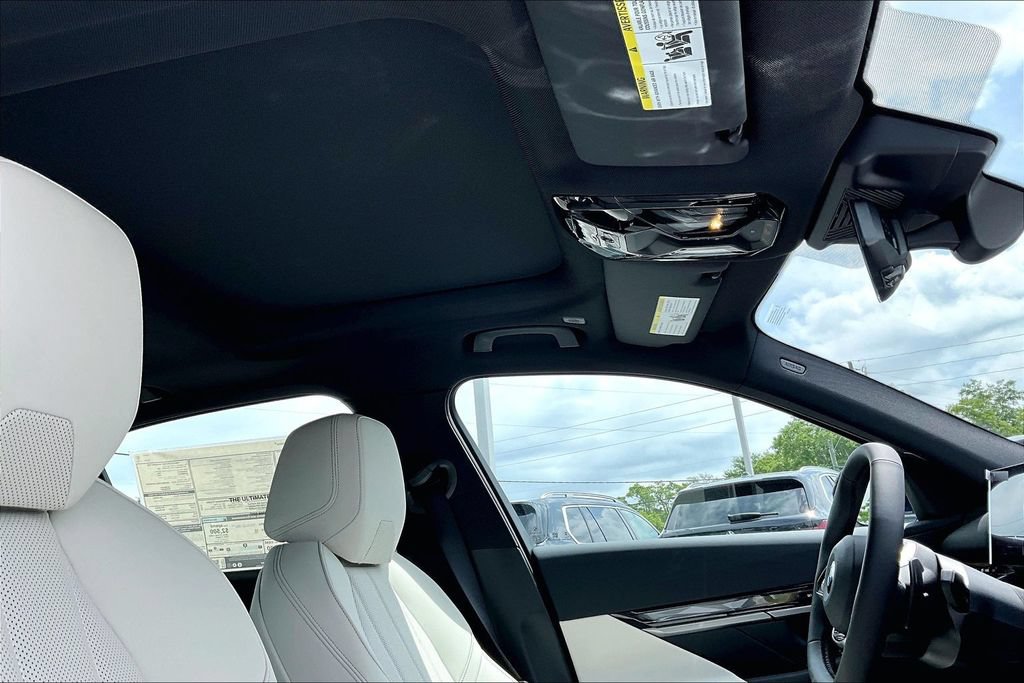 New 2026 BMW 540i xDrive w/ Premium Package AWD/4WD image 22