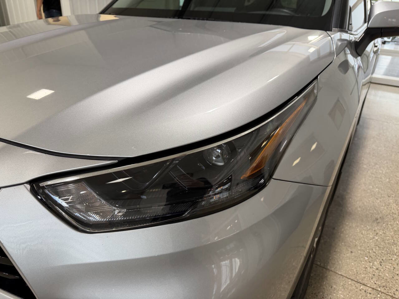 Used 2023 Toyota Highlander XLE image 47