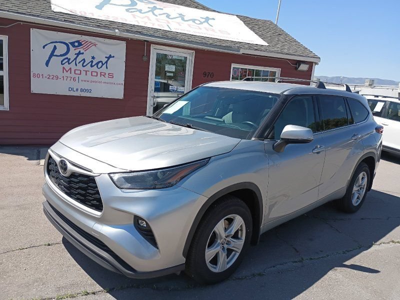 Used 2022 Toyota Highlander LE