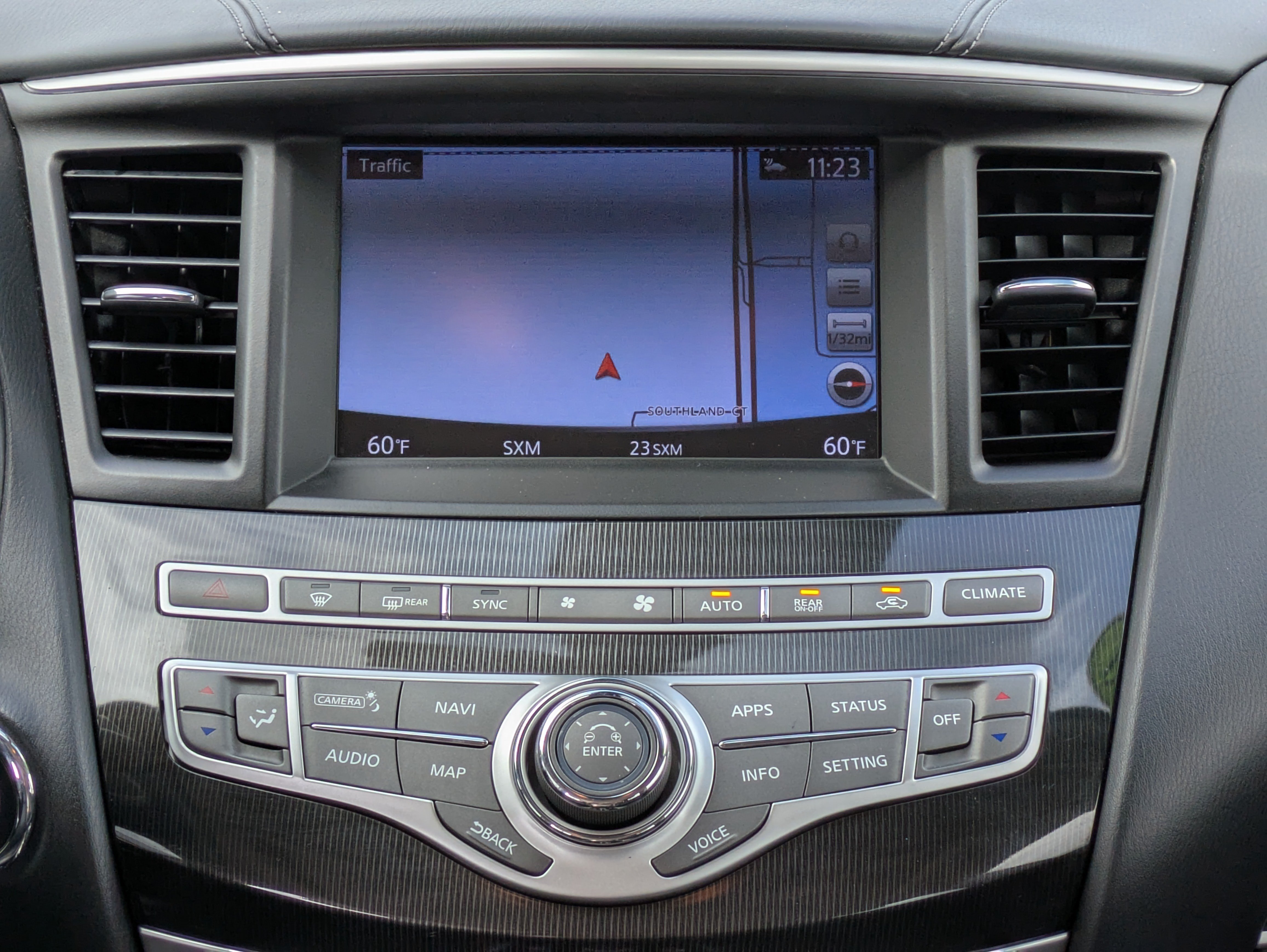 Used 2020 INFINITI QX60 Luxe w/ Essential Package FWD image 18