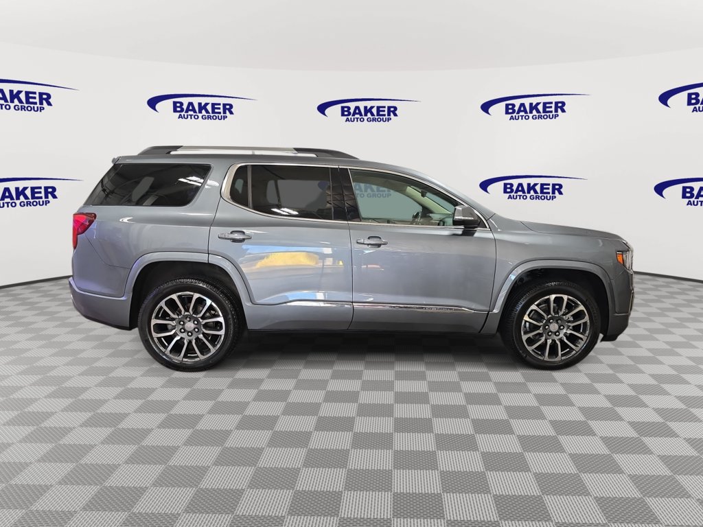 Used 2022 GMC Acadia Denali w/ Denali Ultimate Package AWD/4WD image 4